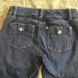 👖WHITE HOUSE BLACK MARKET